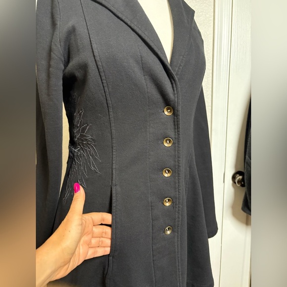 Stylish XCVI Black Women's Long Line Blazer with Embroidery  Detail at Waist. - Picture 11 of 16